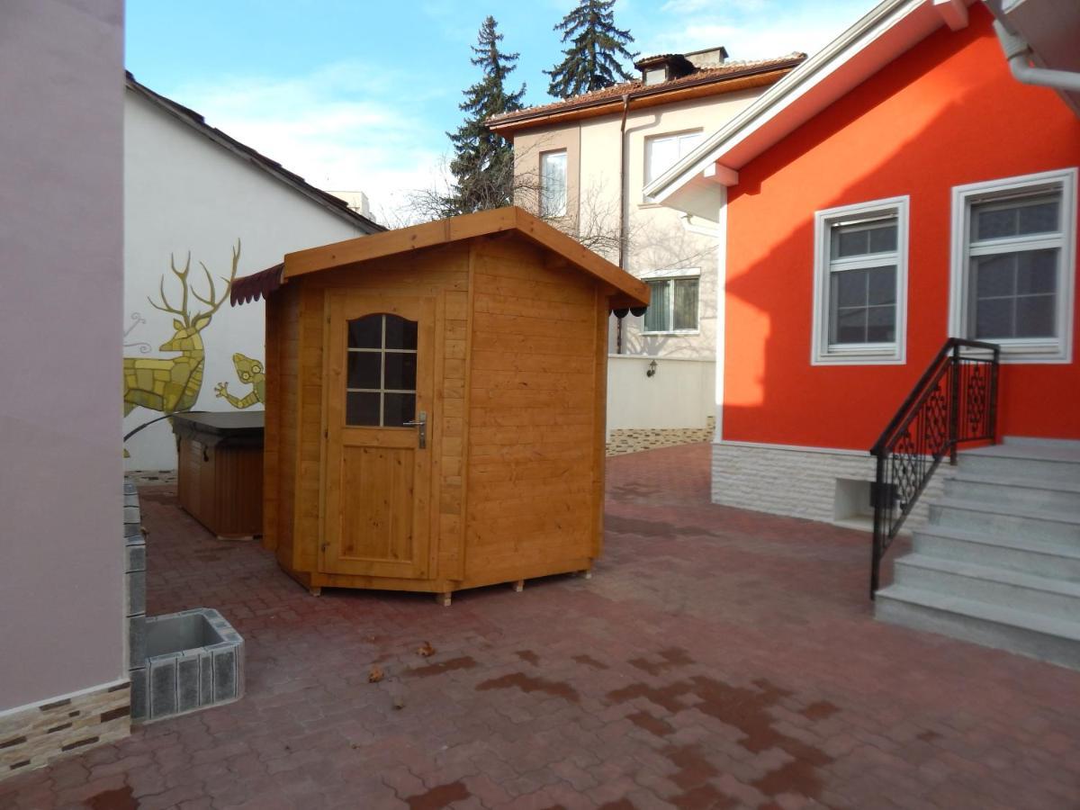 Hotel Red House Kjustendil Esterno foto